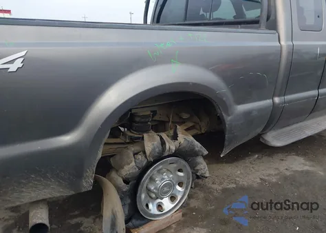 2004 Ford F-250 Lariat/Xl/Xlt z USA, uszkodzony, nr VIN 1FTNX21P94EC73505